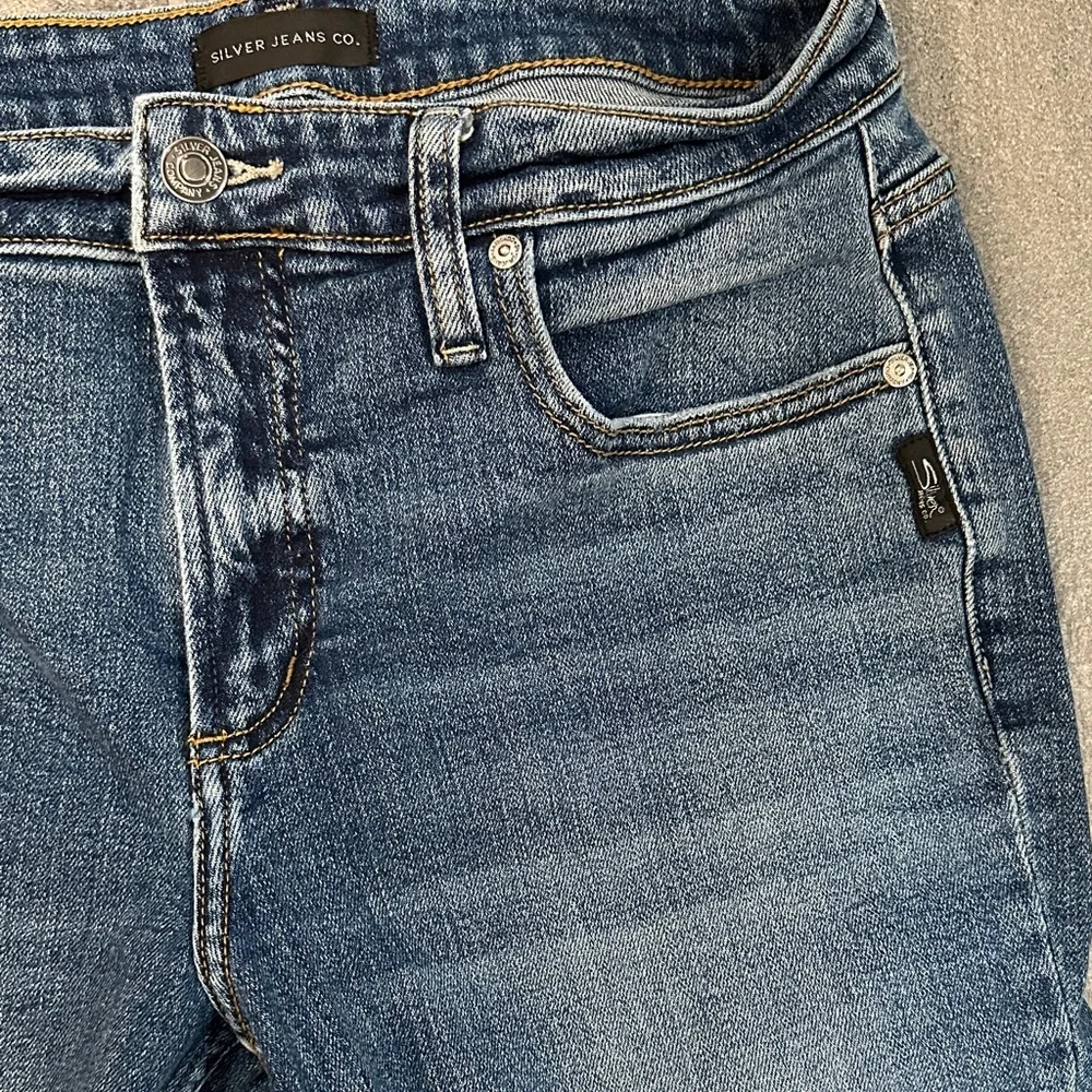 Silver Jeans Women's Most Wanted Straight Leg in Classic Blue - Picture 5 of 10